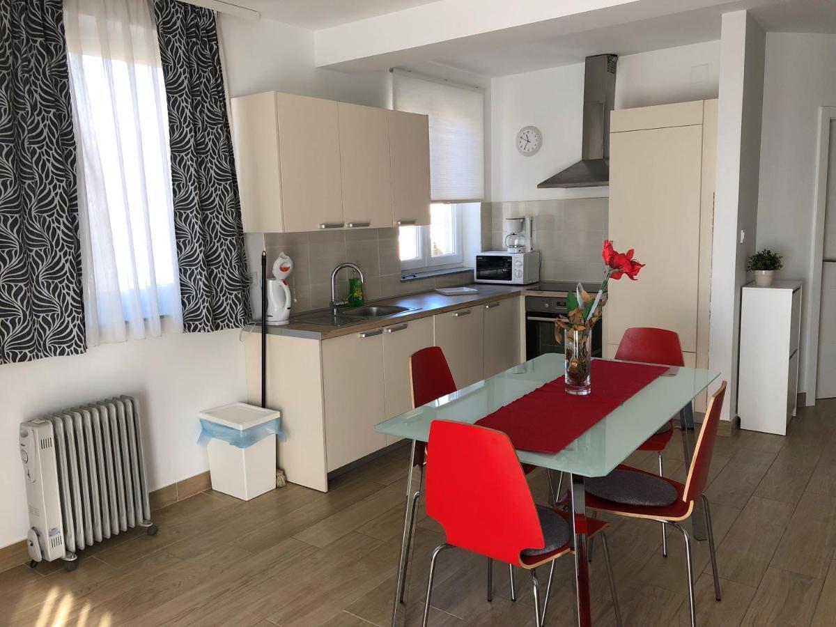 Apartmani I Sobe Ivancic1 Нови Винодолски Екстериор снимка