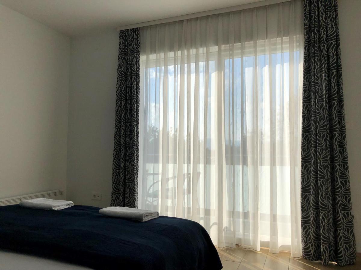 Apartmani I Sobe Ivancic1 Нови Винодолски Екстериор снимка