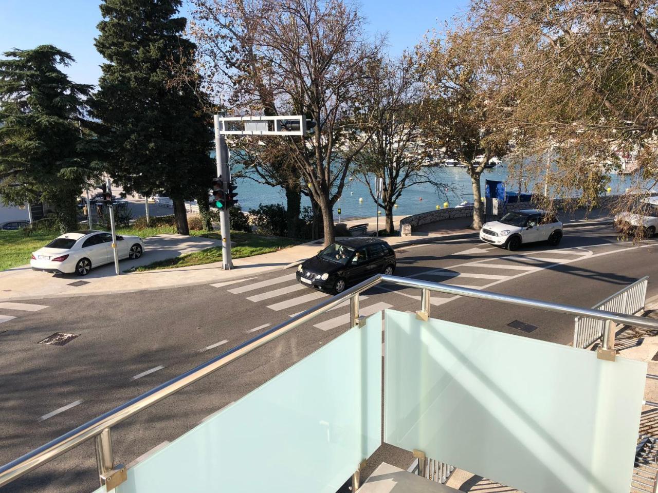 Apartmani I Sobe Ivancic1 Нови Винодолски Екстериор снимка