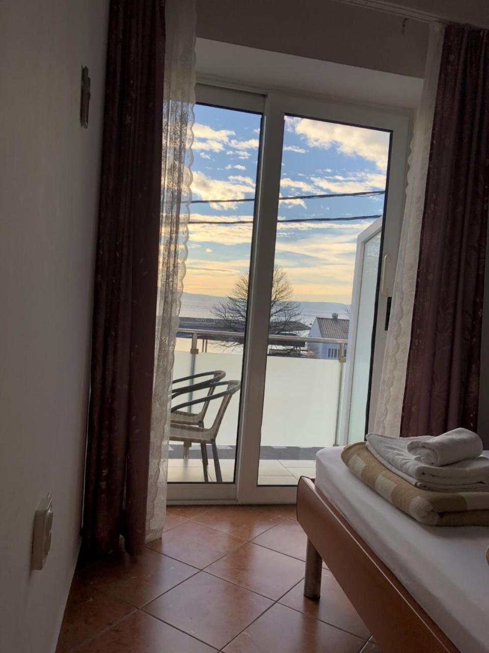 Apartmani I Sobe Ivancic1 Нови Винодолски Екстериор снимка