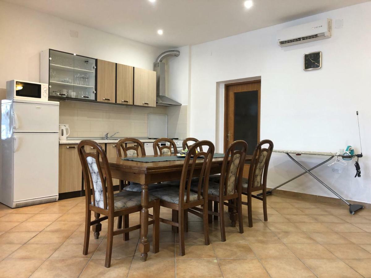 Apartmani I Sobe Ivancic1 Нови Винодолски Екстериор снимка