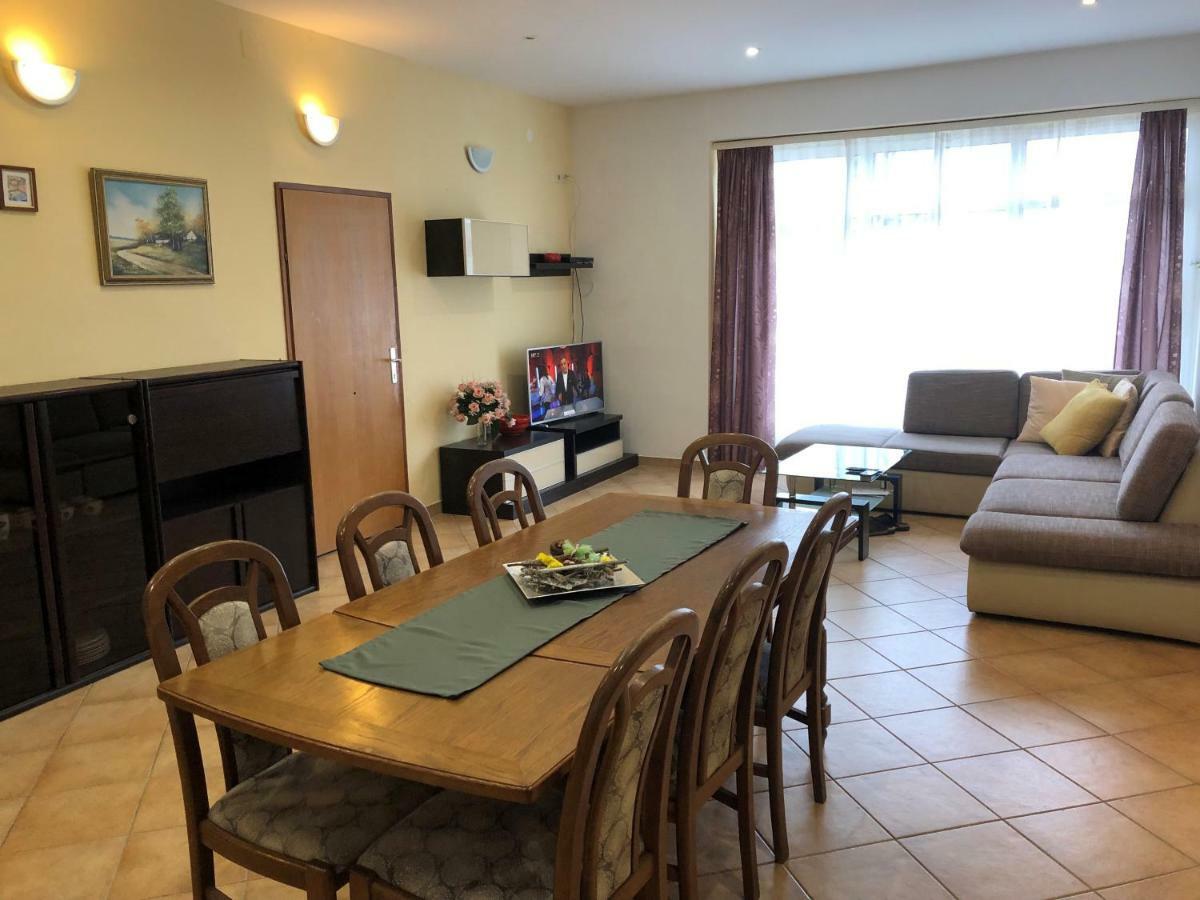Apartmani I Sobe Ivancic1 Нови Винодолски Екстериор снимка